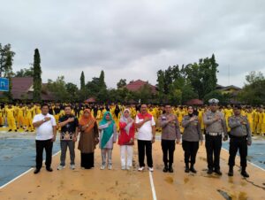 Polres Kuansing Sosialisasi di SMK N 1 Teluk Kuantan Sampaikan Cooling System Pemilu Damai 2024 Dalam Rangka Cipta Kondisi Gangguan Kamtibmas