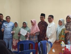 Penyaluran BLT-DD Triwulan II oleh PemDes Kampung Tengah disambut bahagia oleh Masyarakat