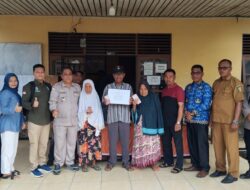 PemDes Simpang Tanah Lapang Membagikan BLT 2 Bulan sekaligus